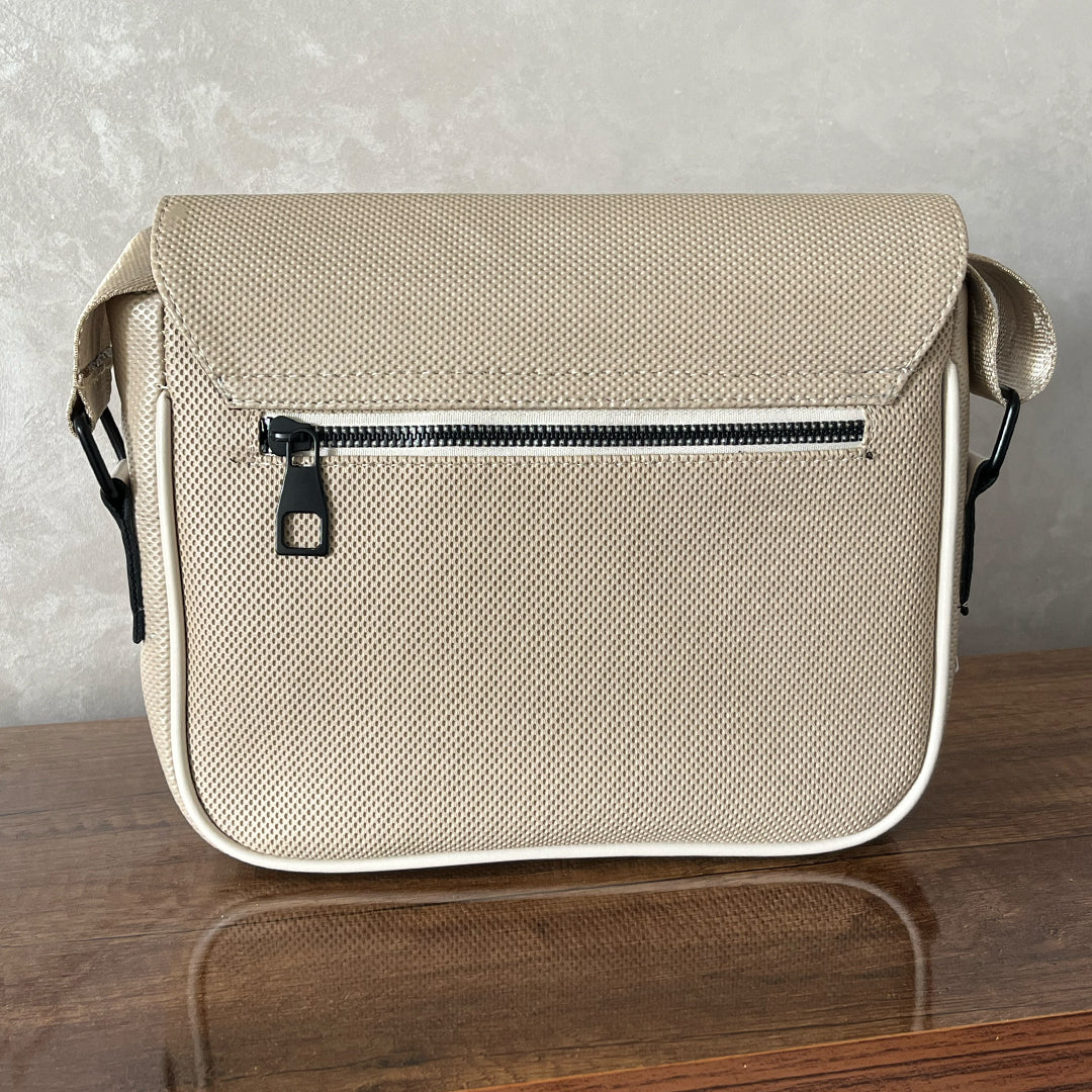 Sacs de Luxe L A C O S T E pour Homme – Élégance et Style