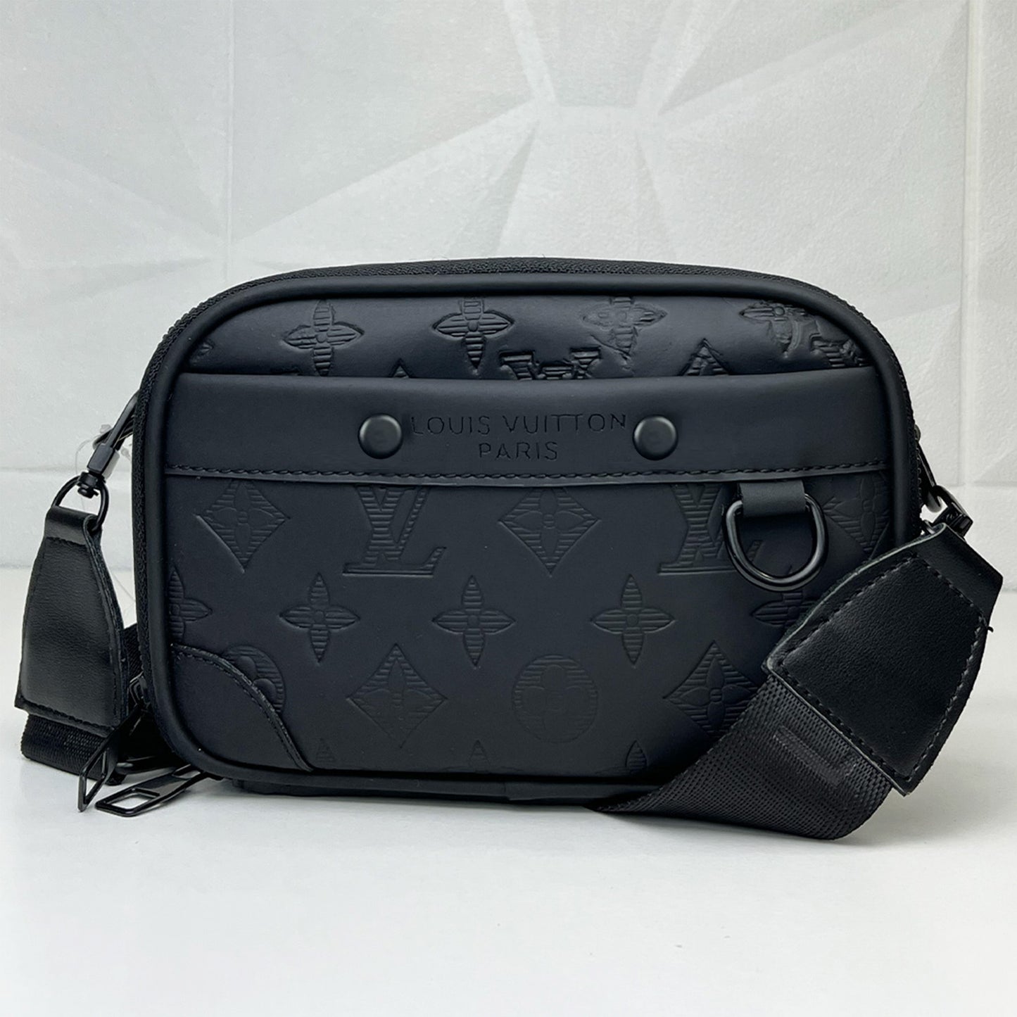 LV Crossbody Sacoche – Élégance et Style