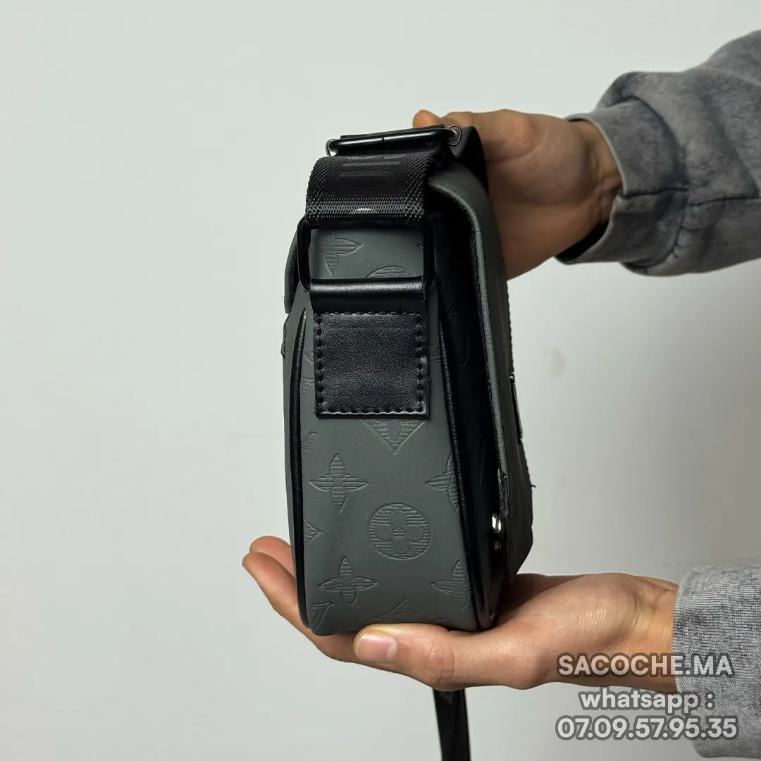 LV Monogram militaire  – 20x17CM