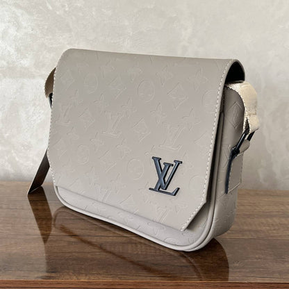 Sacs de Luxe LV pour Homme – Élégance et Style