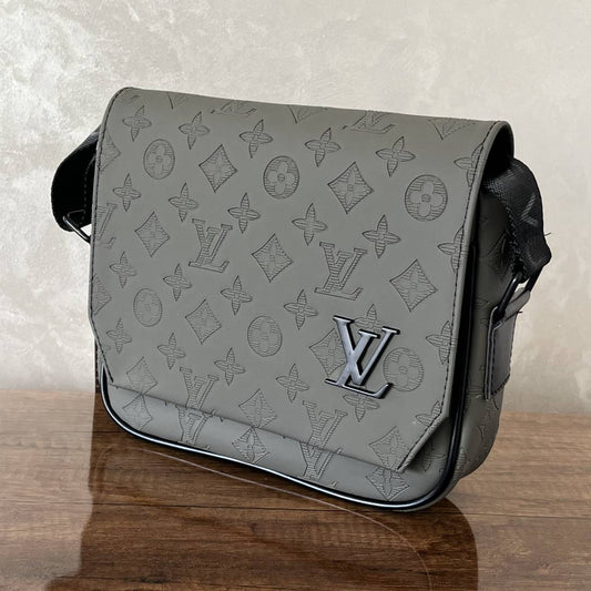 Sacs de Luxe LV pour Homme – Élégance et Style